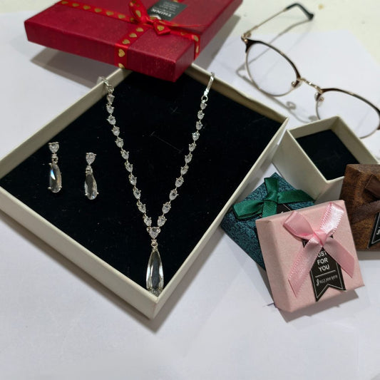 Special Rhodium-Plated CZ Studded Jewellry Set