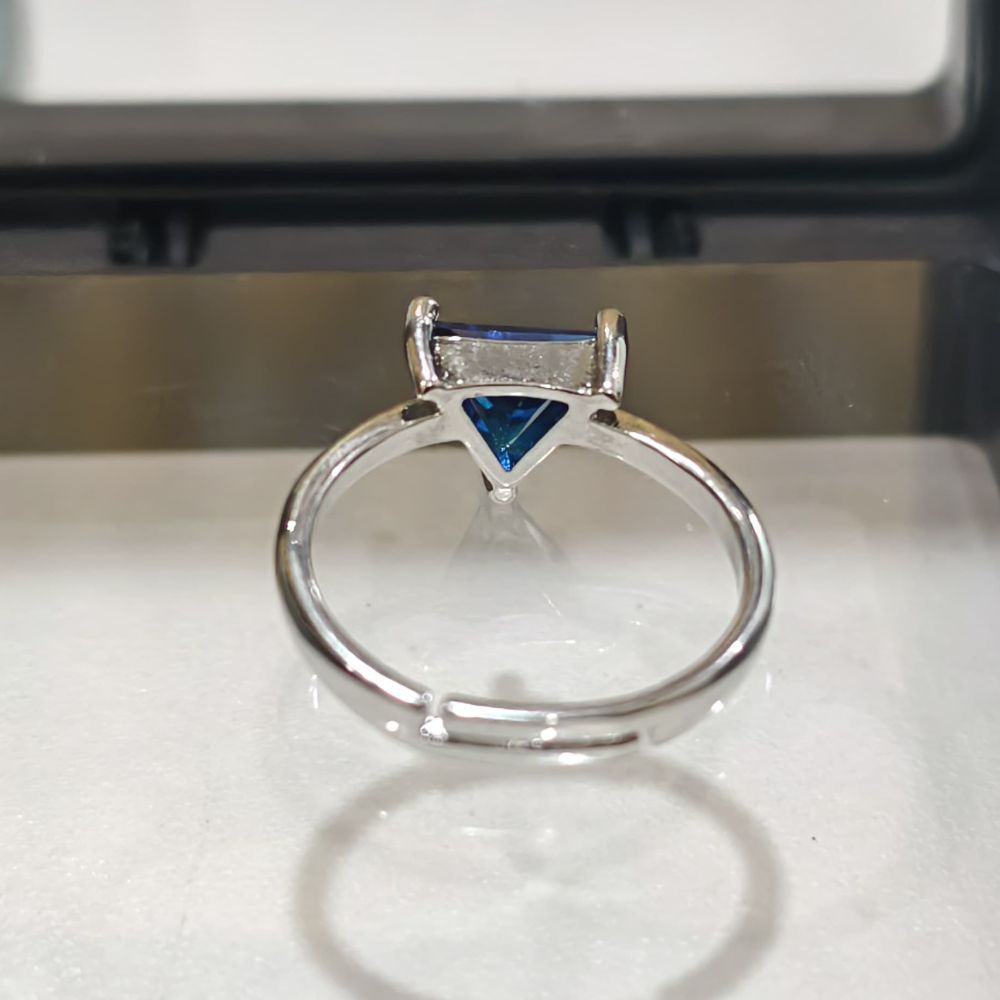 Special Knuckle Trillion Ring (American Diamond)