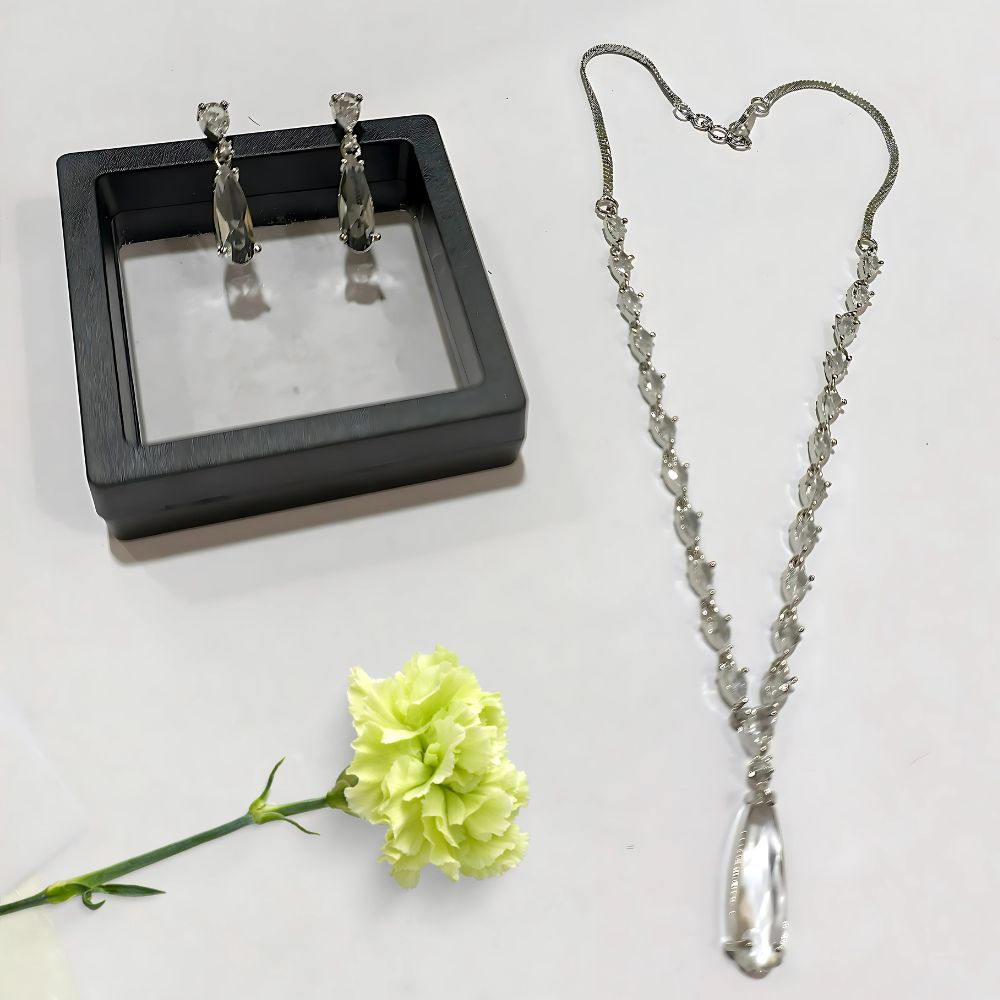 Special Rhodium-Plated CZ Studded Jewellry Set