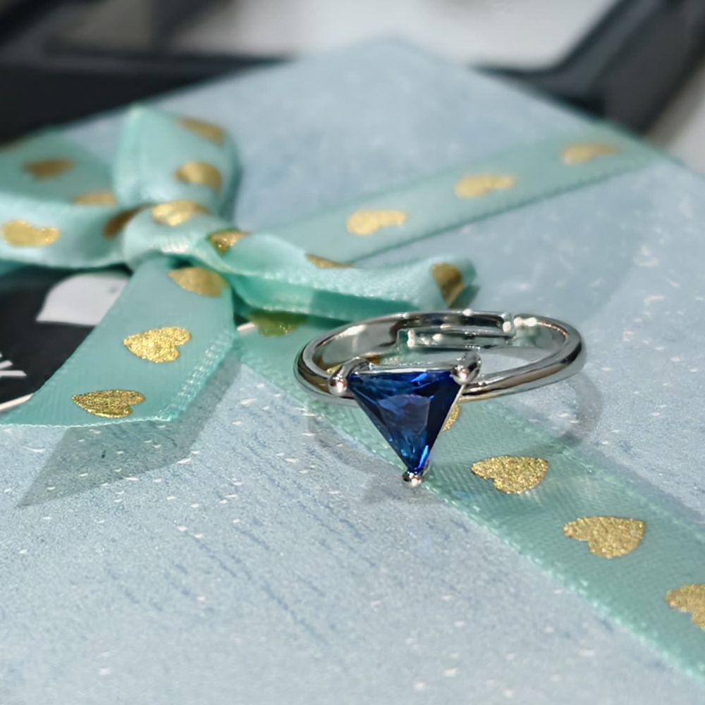 Special Knuckle Trillion Ring (American Diamond)