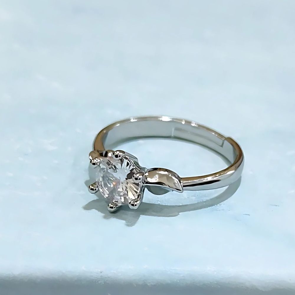 Classy Solitaire Finger Rings