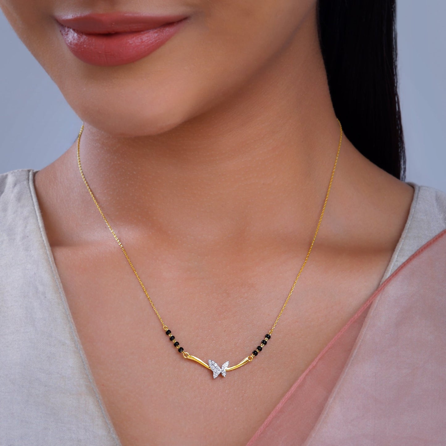 Gold Pushpa Diamond Mangalsutra