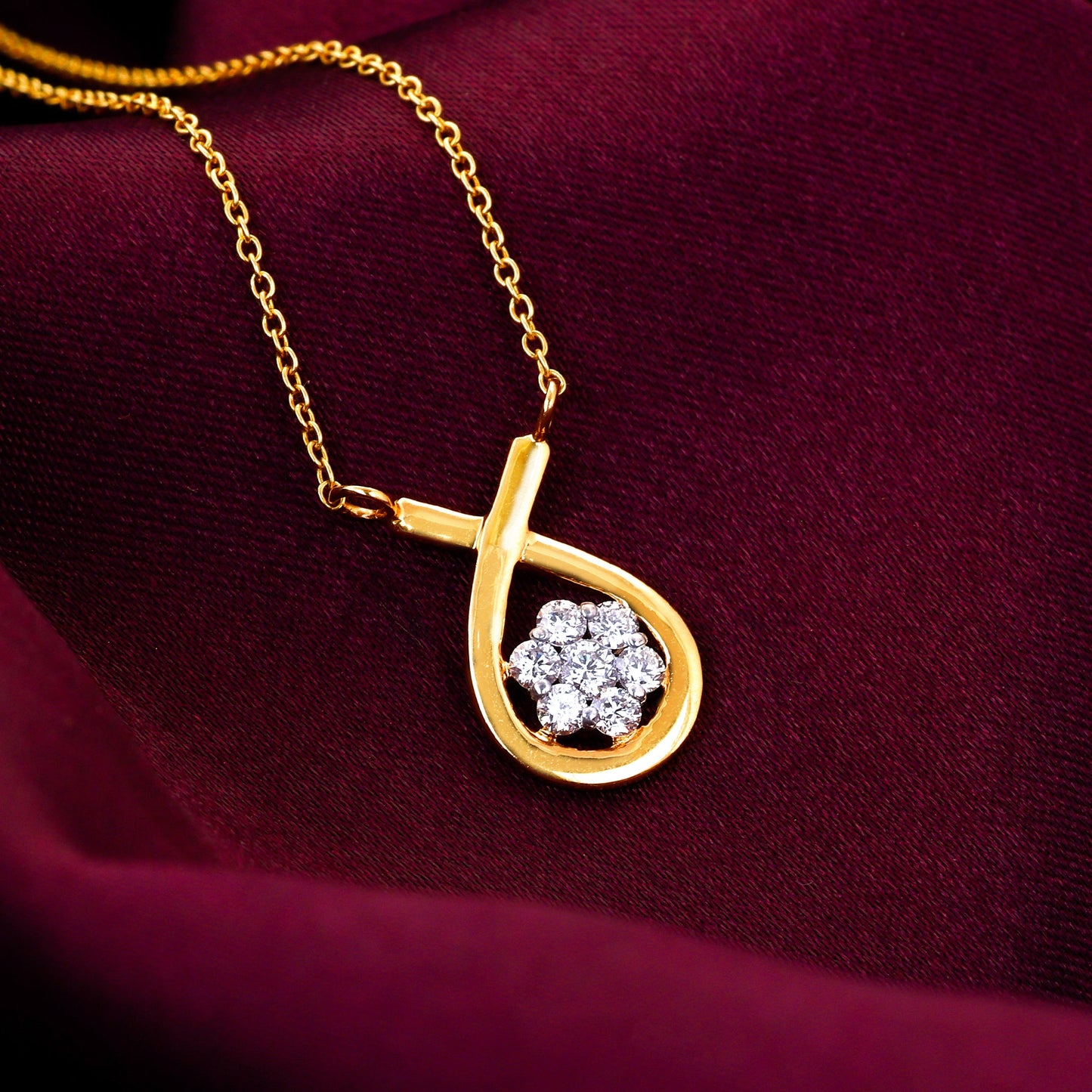 Gold Knotted Elegance Diamond Necklace