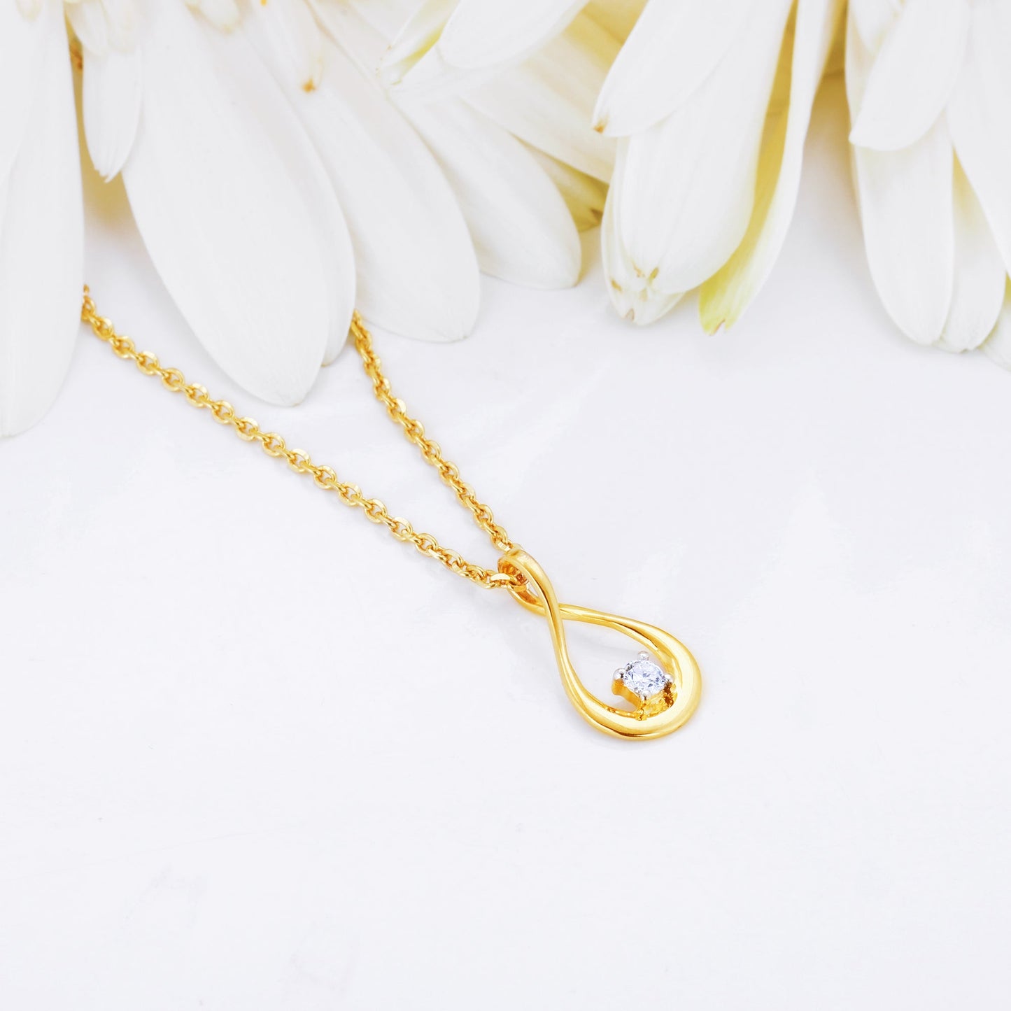 Gold Drop Solitaire Diamond Pendant