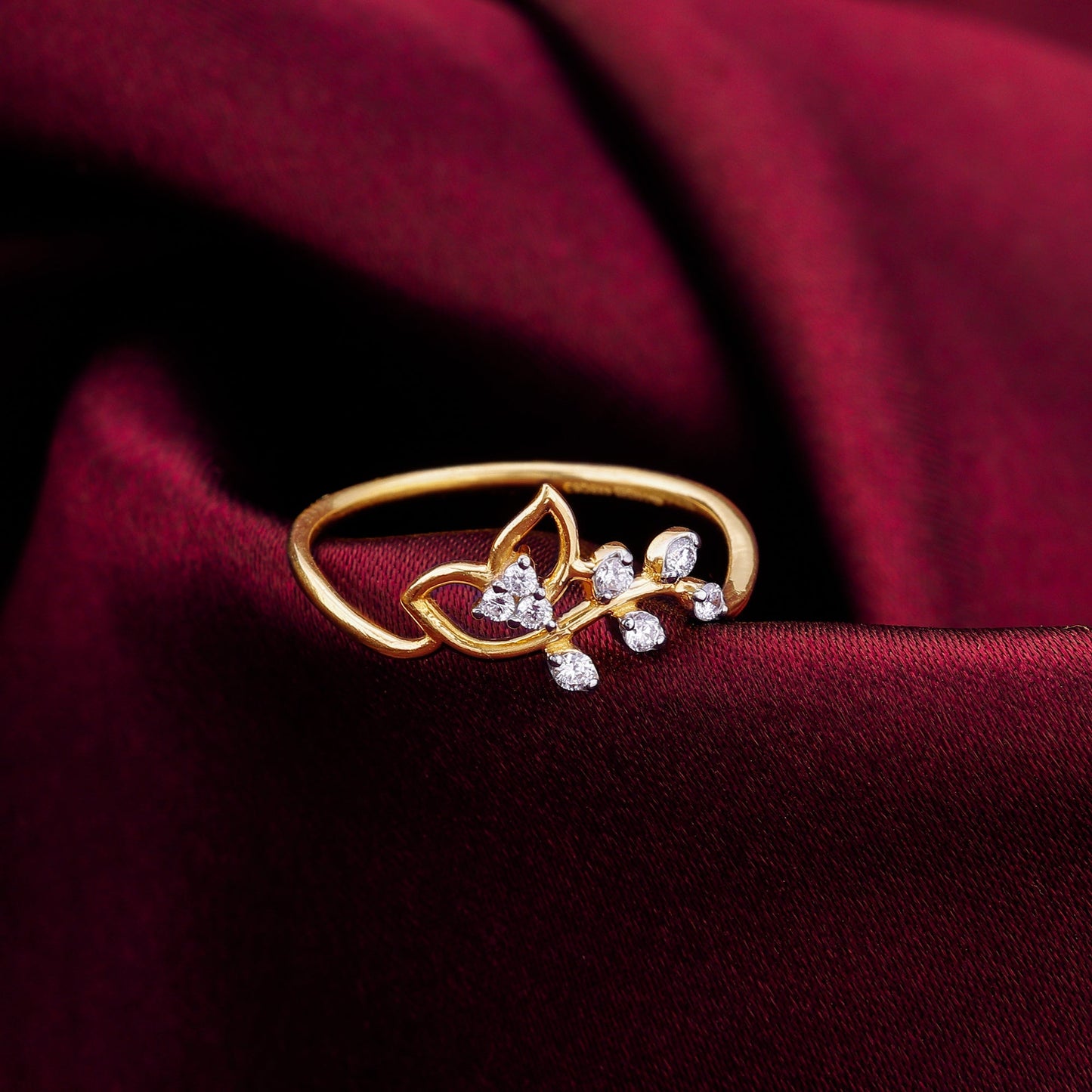 Gold Magnificent Petals Diamond Ring