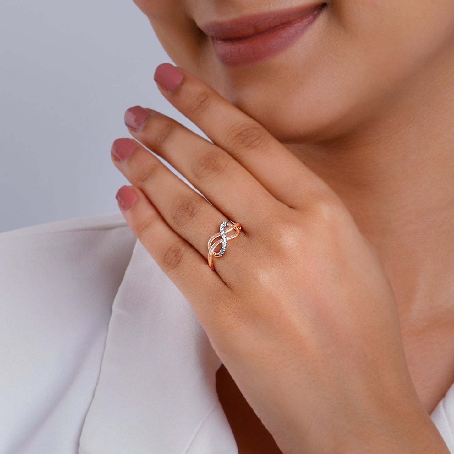 Rose Gold Eight Knot Diamond Ring