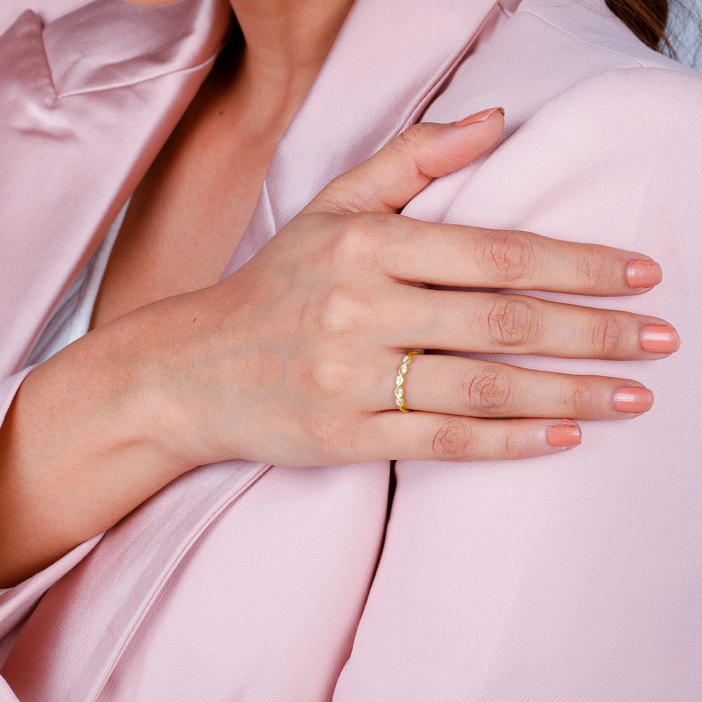 Gold Majestic Curves Diamond Ring