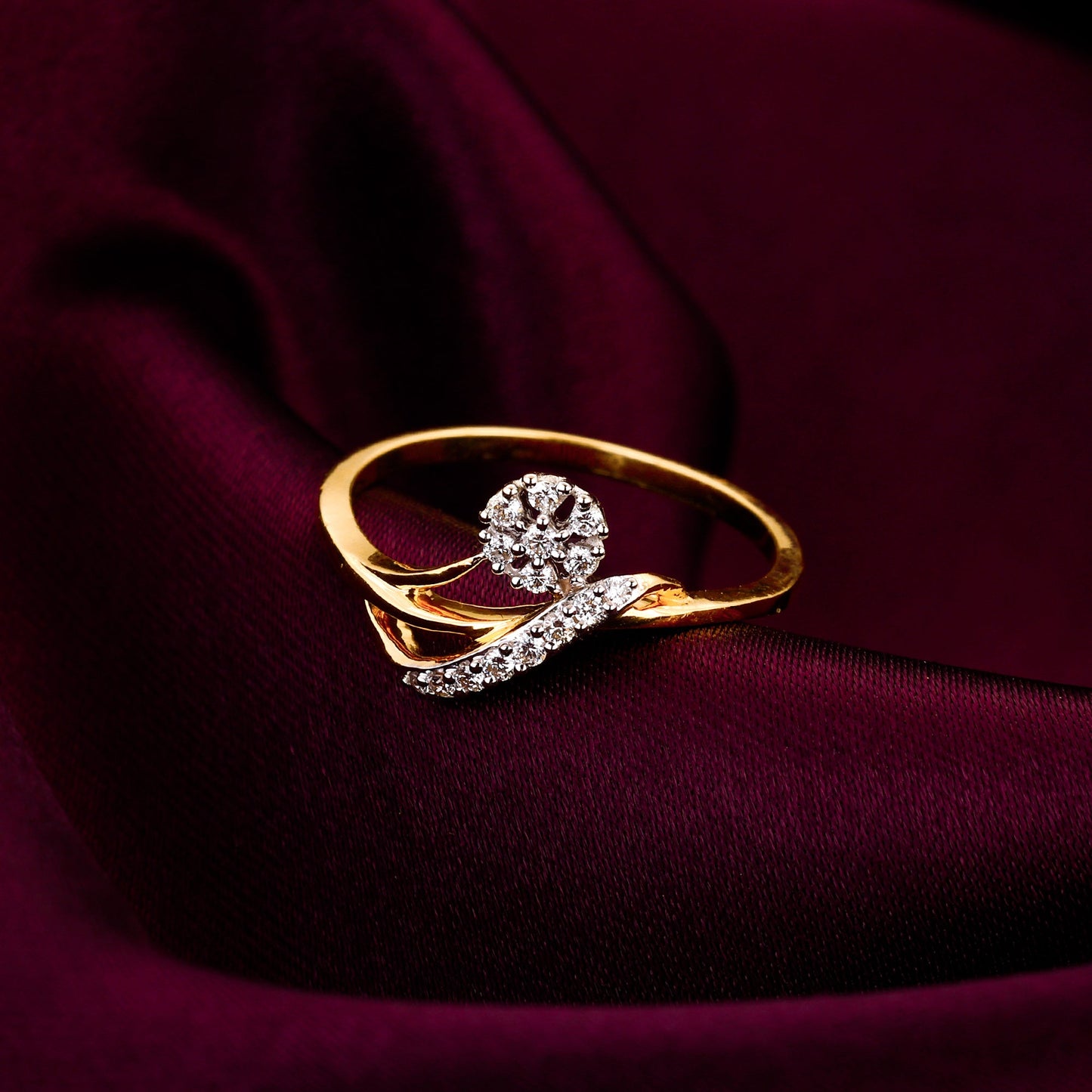 Gold Ocean's Embrace Diamond Ring